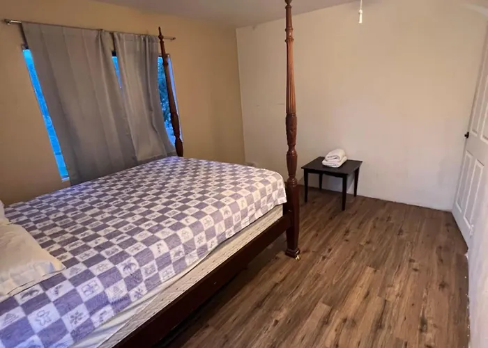 West Value 2 Bennet Homestay *
